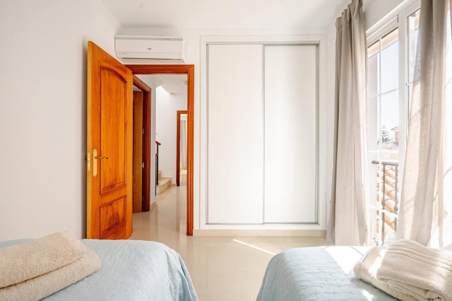 Villa Antonia Mar - Private & Heated Pool - Punta Lara *